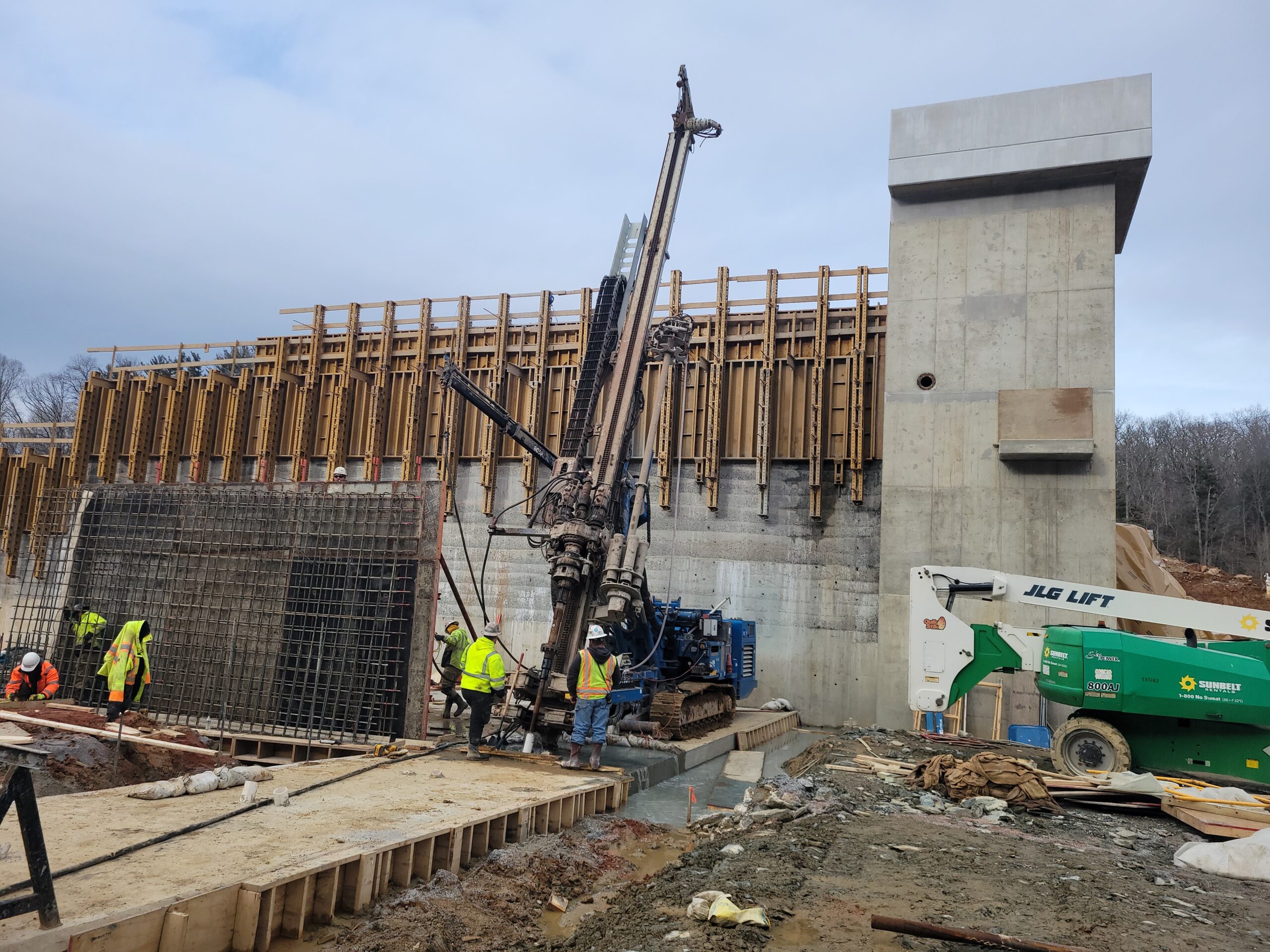 Rotary drilling at the Lake Williams Dam.